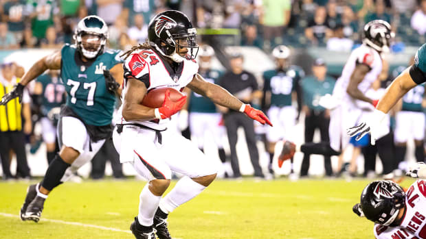devonta-freeman-week-5-buy-sell-hold.jpg